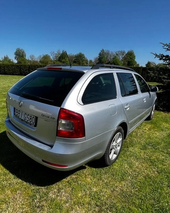 Skoda Octavia cena 23800 przebieg: 240000, rok produkcji 2012 z Cieszanów małe 29